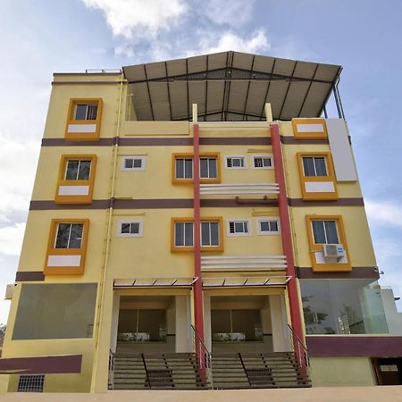 Готель Oyo 39837 Sri Anjaneya Residency Шімоґа Екстер'єр фото