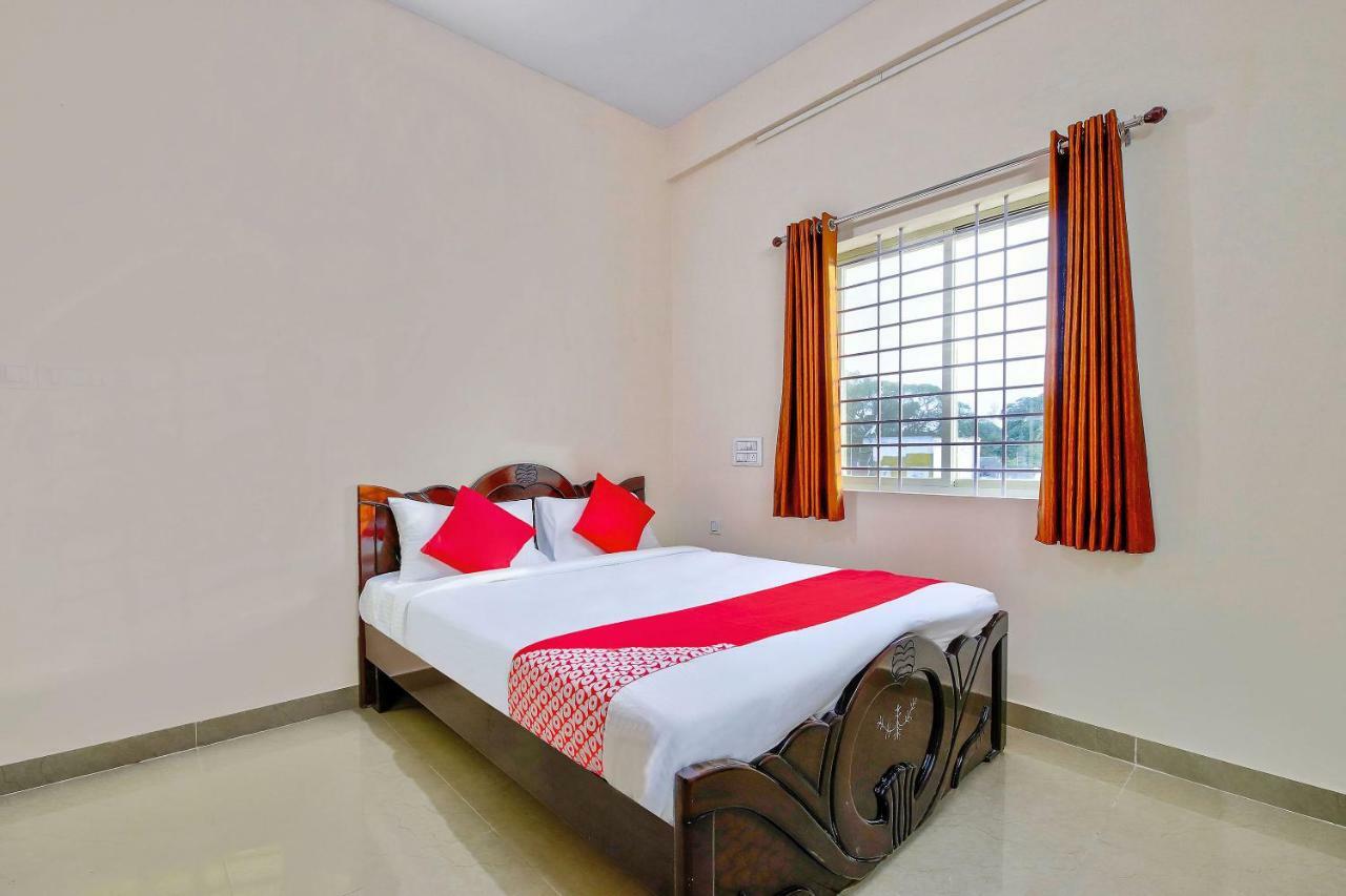 Готель Oyo 39837 Sri Anjaneya Residency Шімоґа Екстер'єр фото